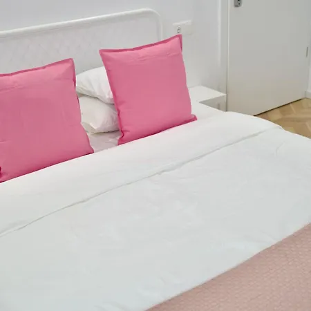 Lägenhet Tzatziki Boutique