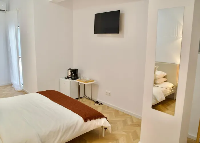 Tzatziki Boutique Апартаменты